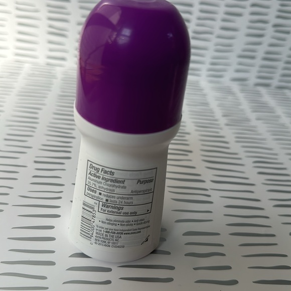 Avon deodorants 3 roll-ons. Veilment, Feeling Fresh, and Cool confidence. - Picture 8 of 8